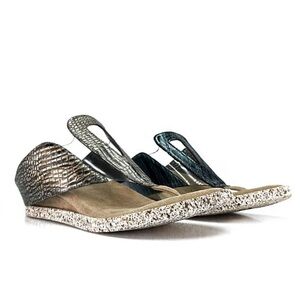 Modzori Grazia Silver/Blue Reversible Low Wedge Thong Sandals 10 NWT #221104